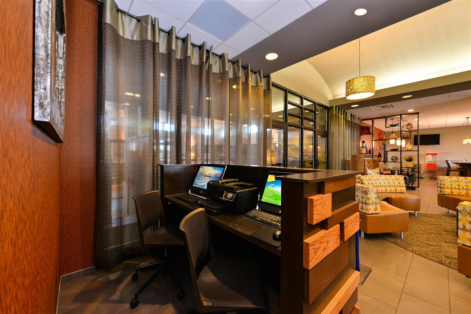 Revel Hotel Minot - Surestay Collection By Best Western Extérieur photo
