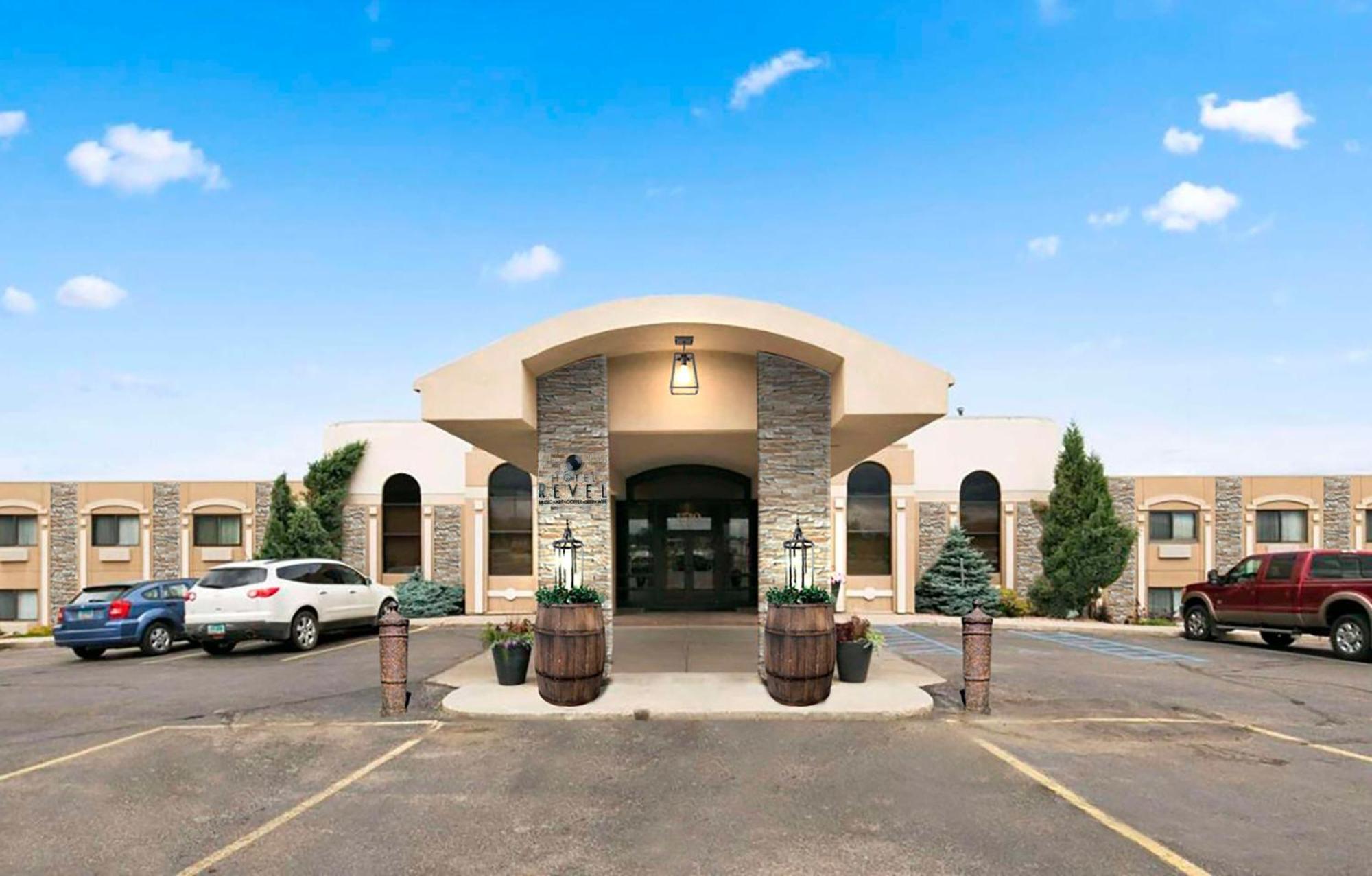 Revel Hotel Minot - Surestay Collection By Best Western Extérieur photo