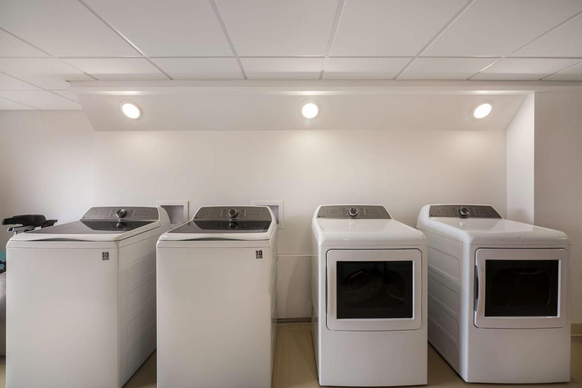 Revel Hotel Minot - Surestay Collection By Best Western Extérieur photo
