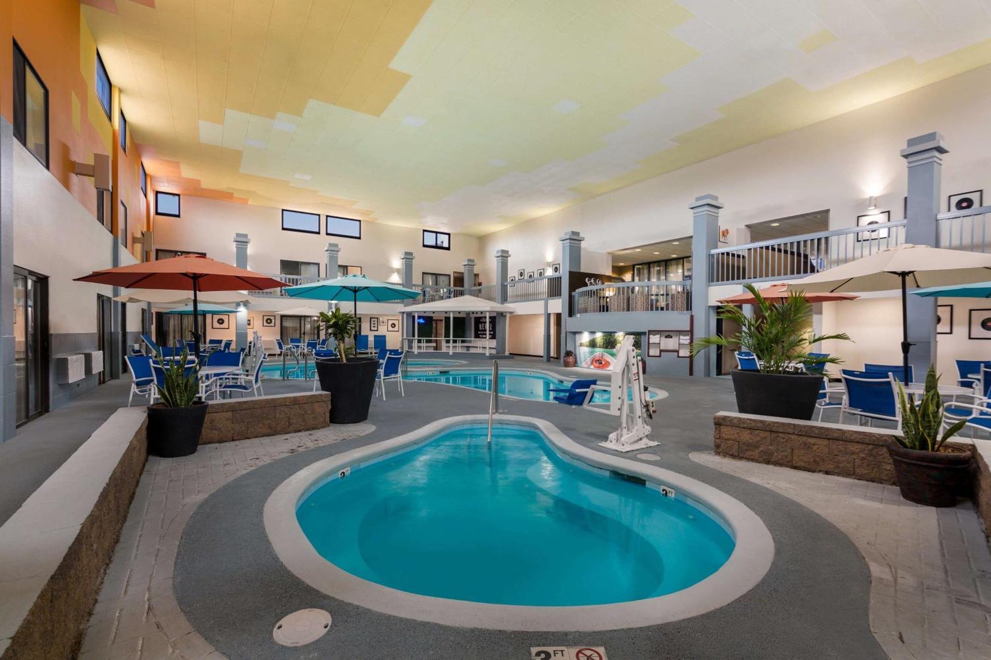 Revel Hotel Minot - Surestay Collection By Best Western Extérieur photo