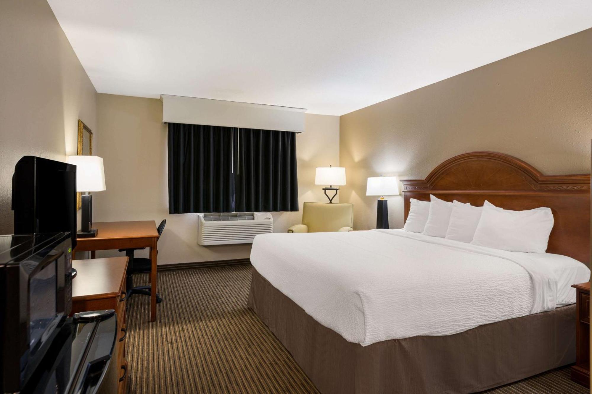 Revel Hotel Minot - Surestay Collection By Best Western Extérieur photo