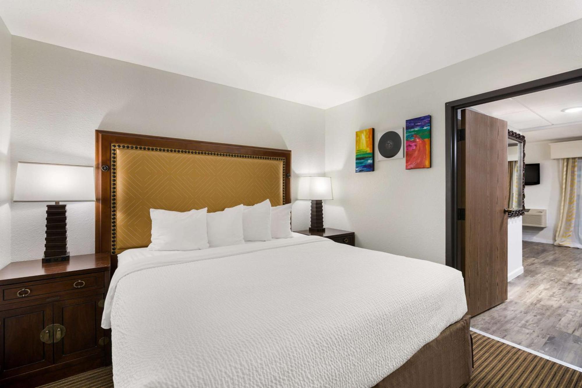 Revel Hotel Minot - Surestay Collection By Best Western Extérieur photo