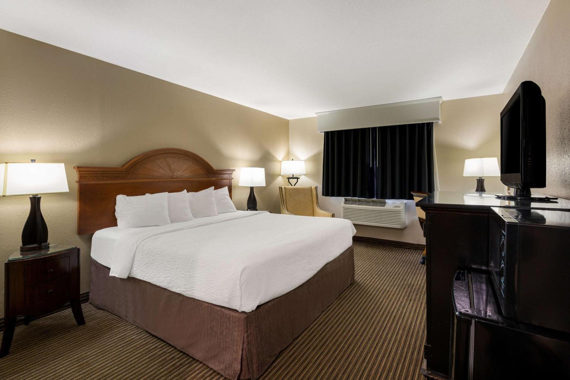Revel Hotel Minot - Surestay Collection By Best Western Extérieur photo