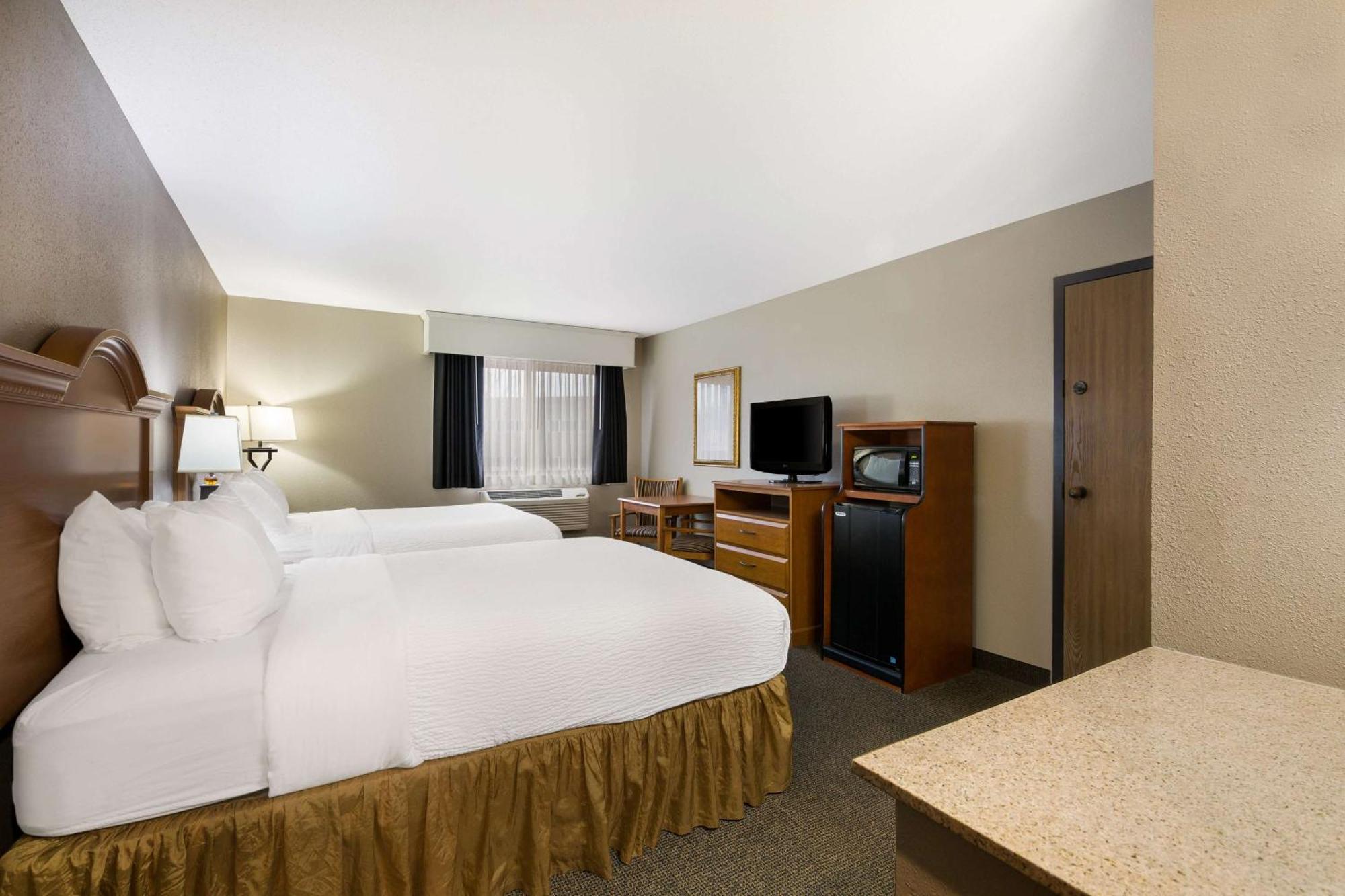 Revel Hotel Minot - Surestay Collection By Best Western Extérieur photo