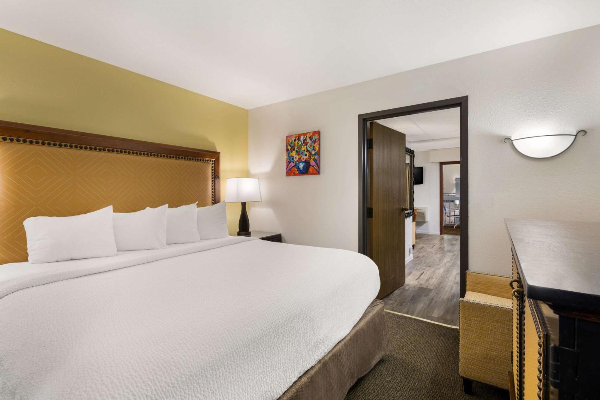 Revel Hotel Minot - Surestay Collection By Best Western Extérieur photo