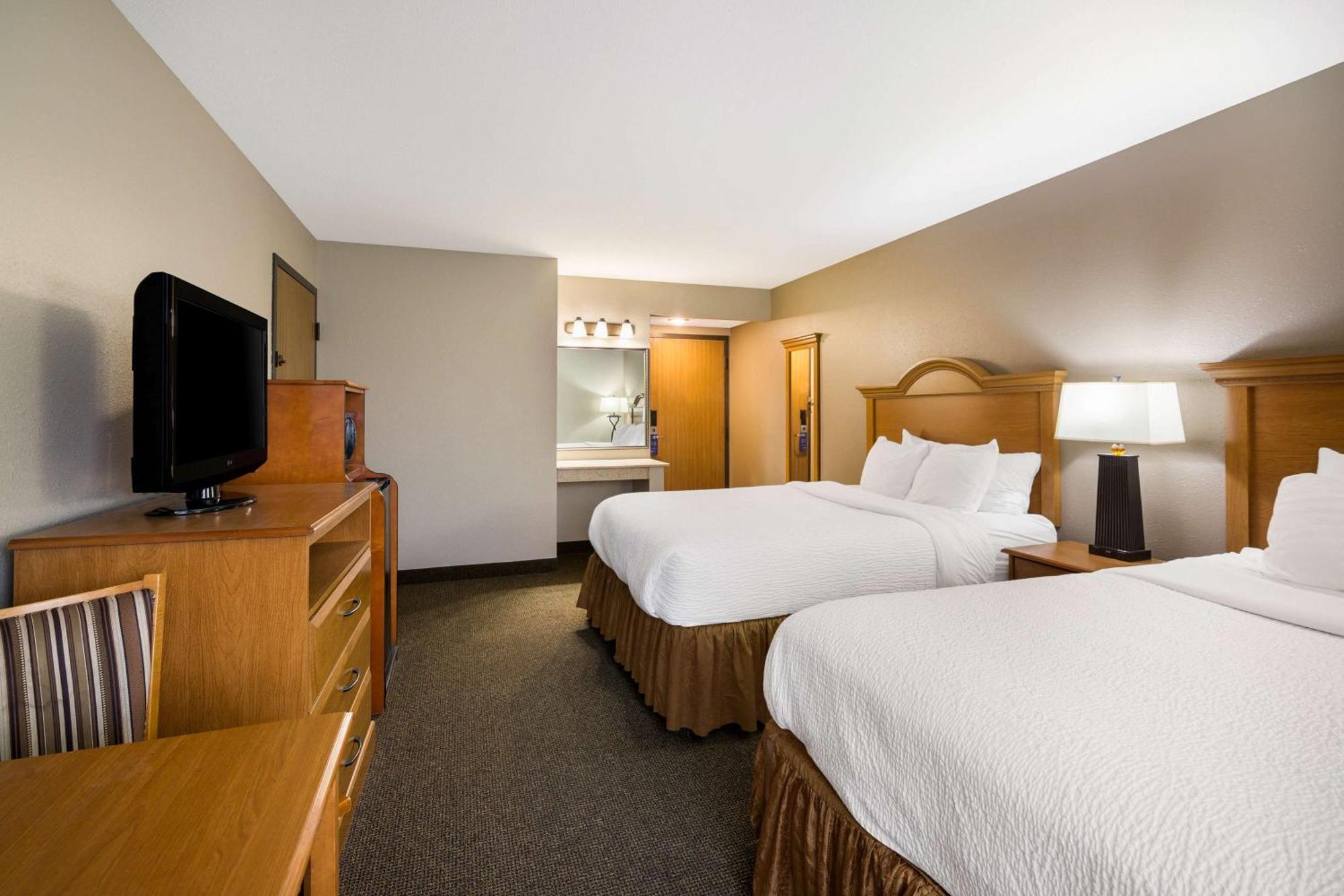 Revel Hotel Minot - Surestay Collection By Best Western Extérieur photo