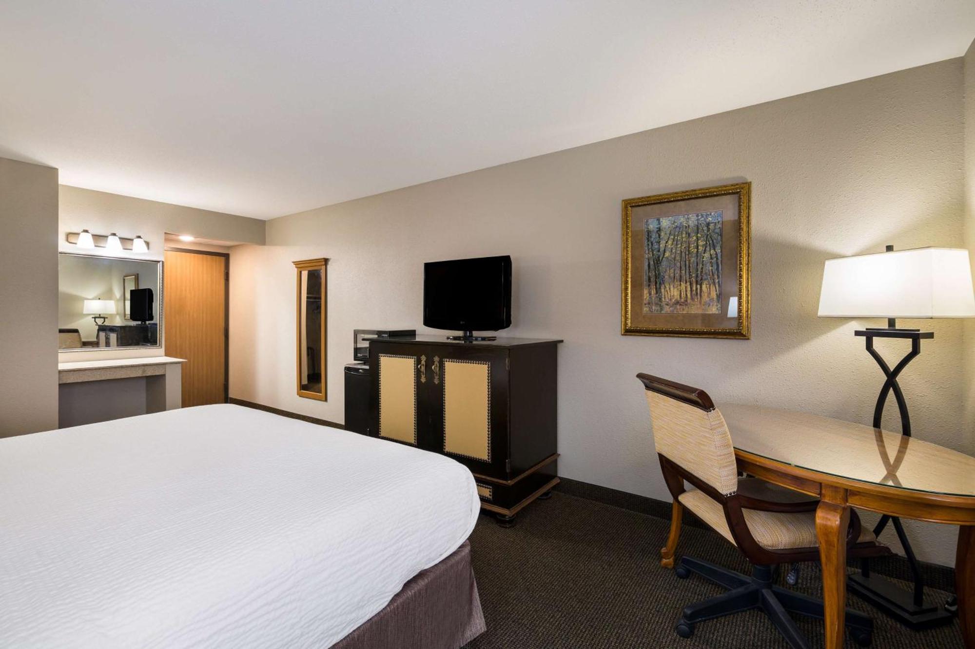 Revel Hotel Minot - Surestay Collection By Best Western Extérieur photo