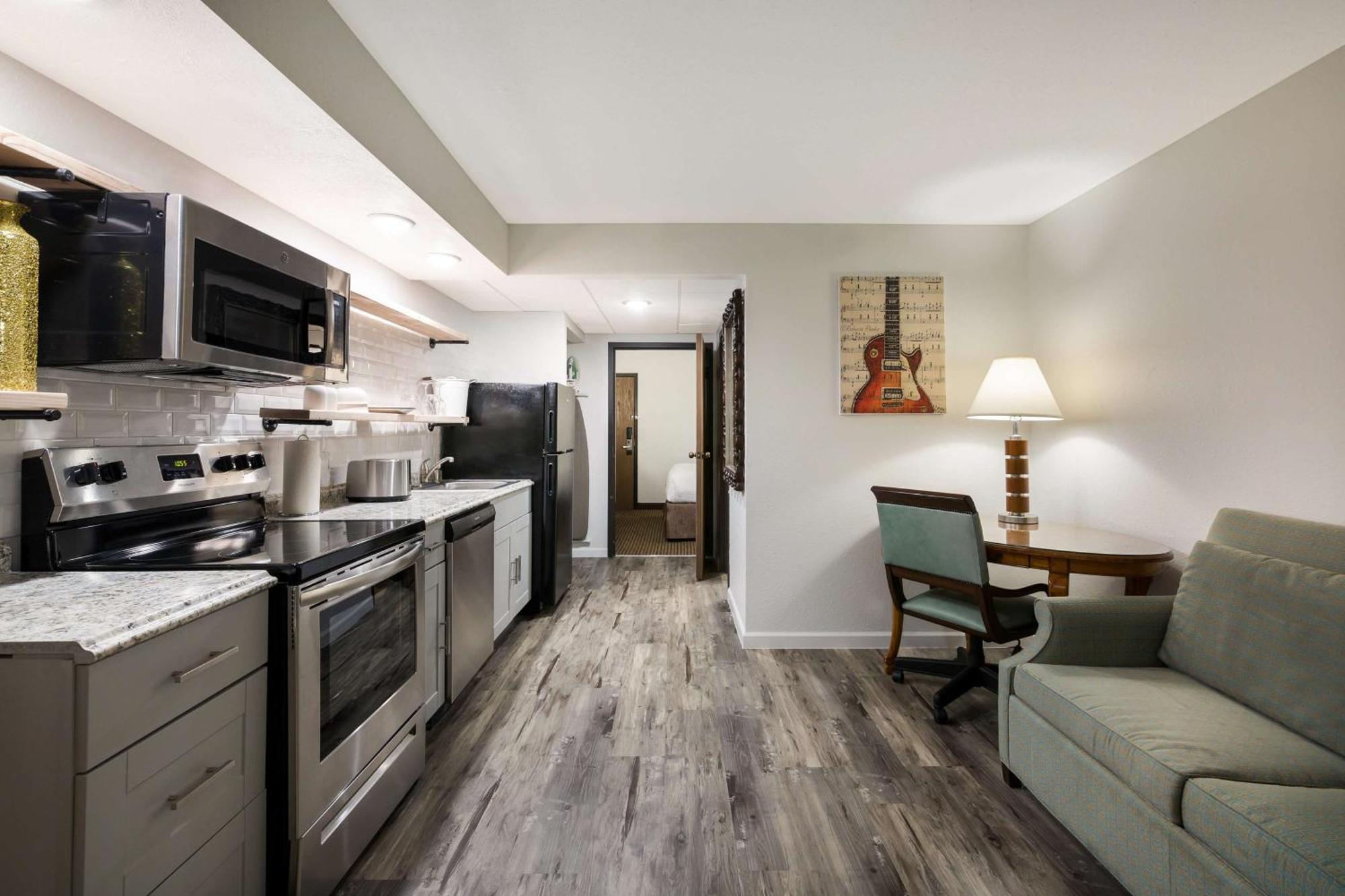 Revel Hotel Minot - Surestay Collection By Best Western Extérieur photo