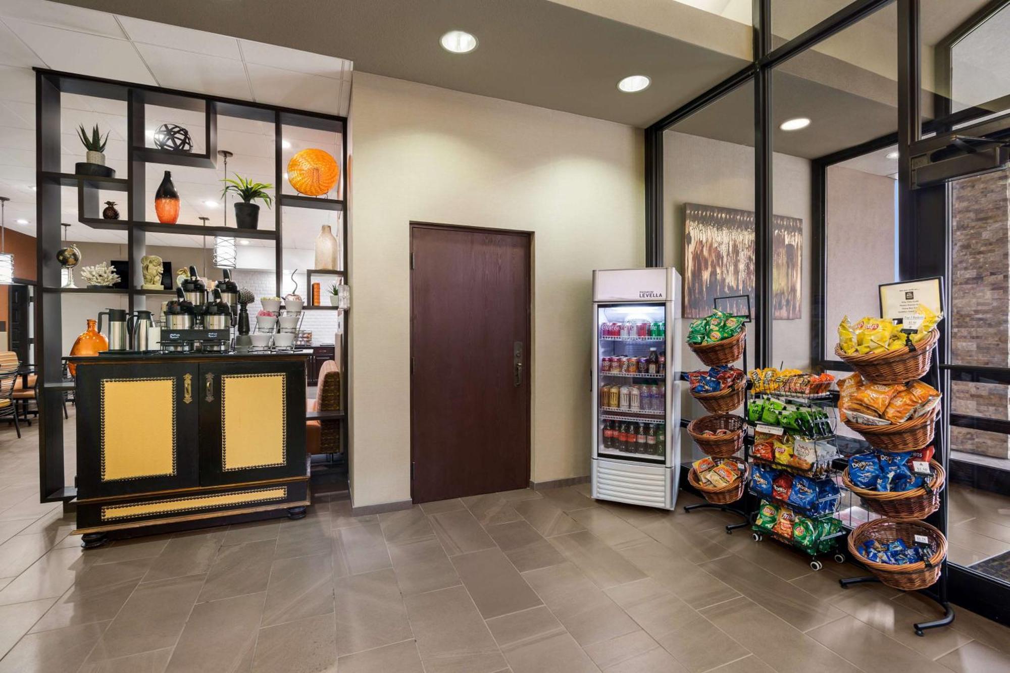 Revel Hotel Minot - Surestay Collection By Best Western Extérieur photo