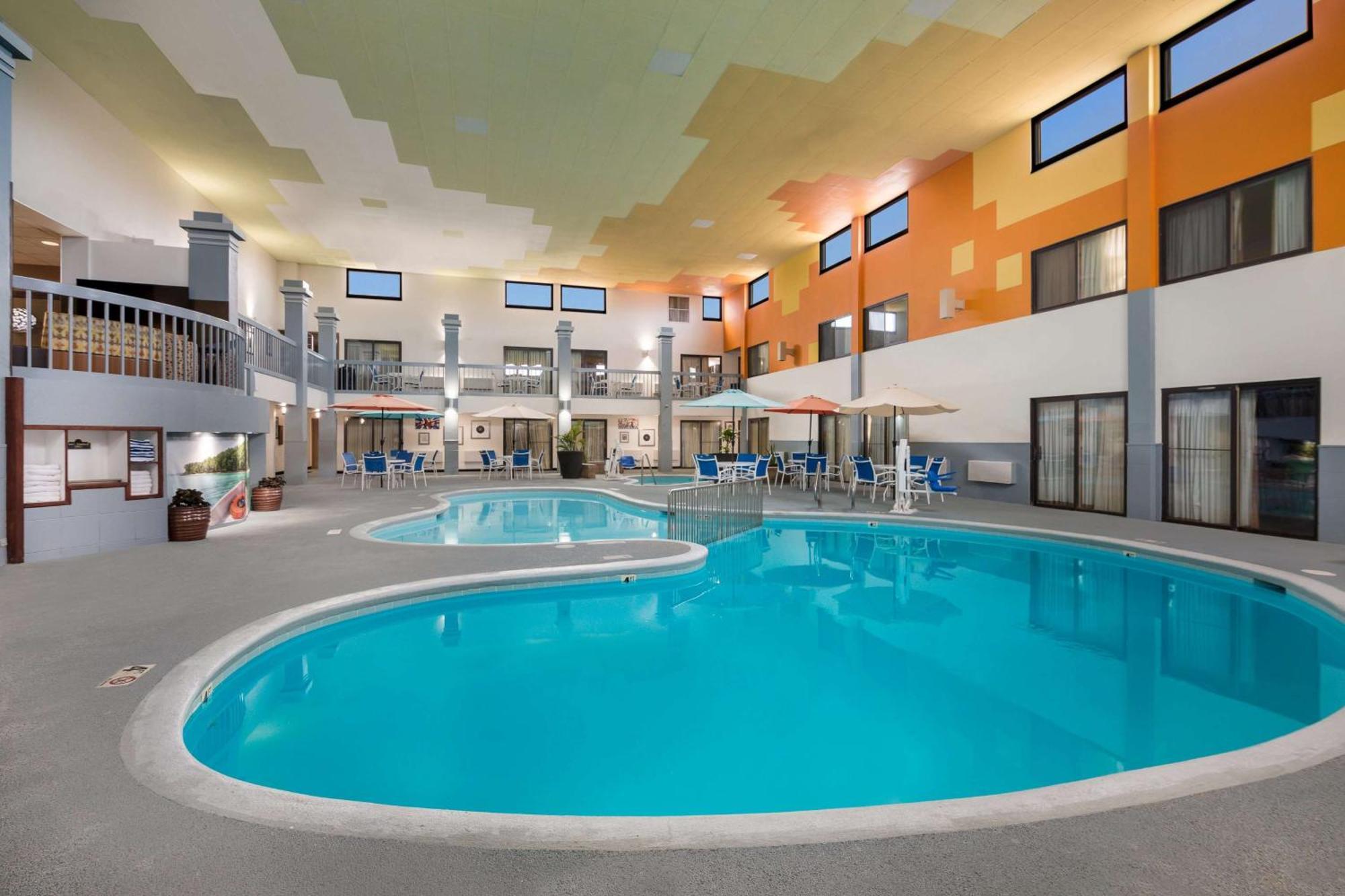 Revel Hotel Minot - Surestay Collection By Best Western Extérieur photo