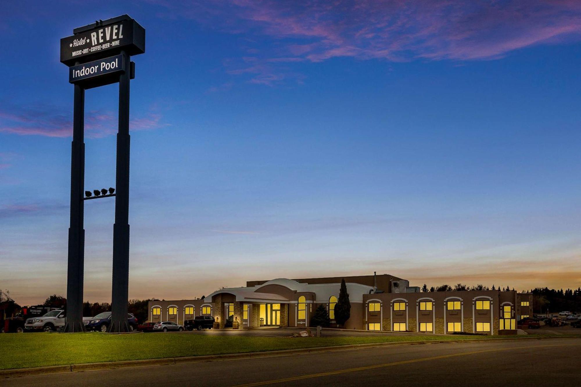 Revel Hotel Minot - Surestay Collection By Best Western Extérieur photo