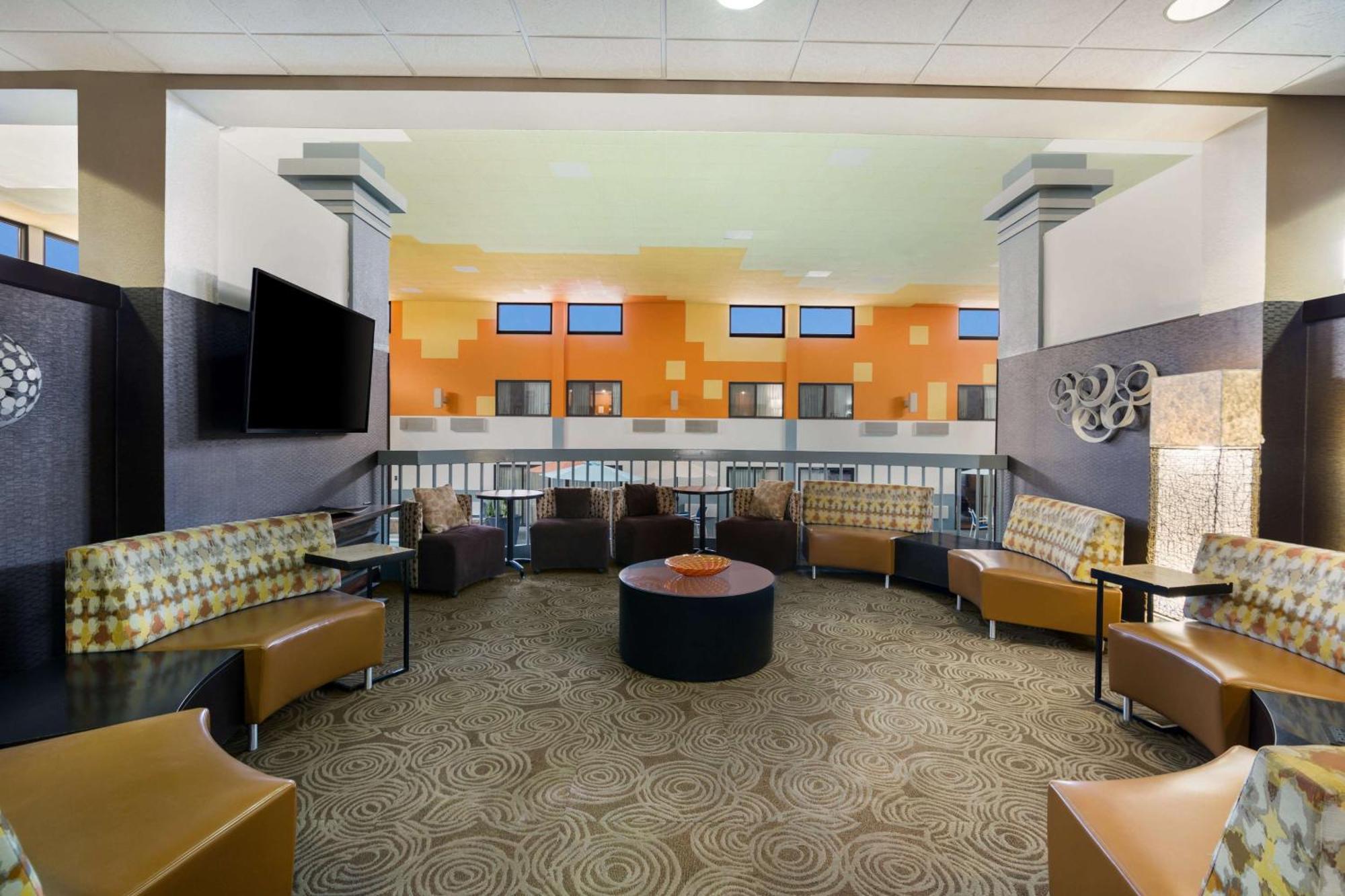 Revel Hotel Minot - Surestay Collection By Best Western Extérieur photo